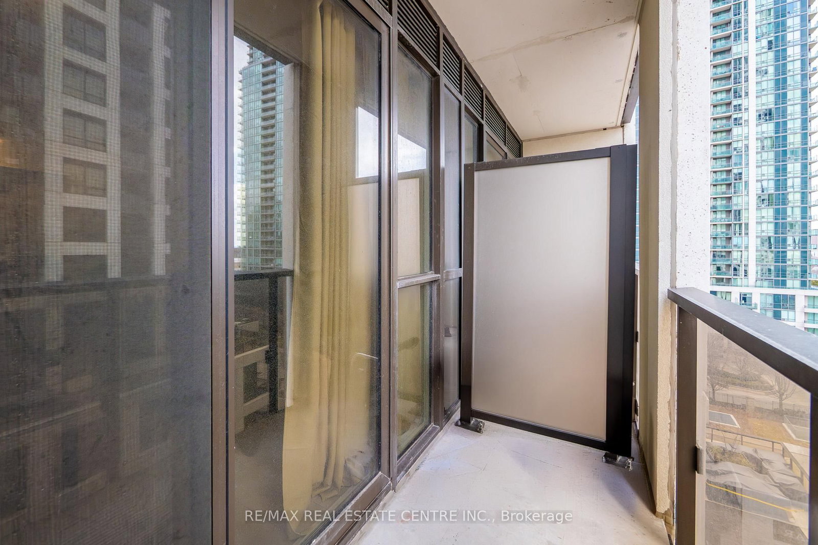 Condo for sale at 610-30 Elm Drive, Mississauga, Ontario, L5B 0N6 - Fairview - MLS: W12933540