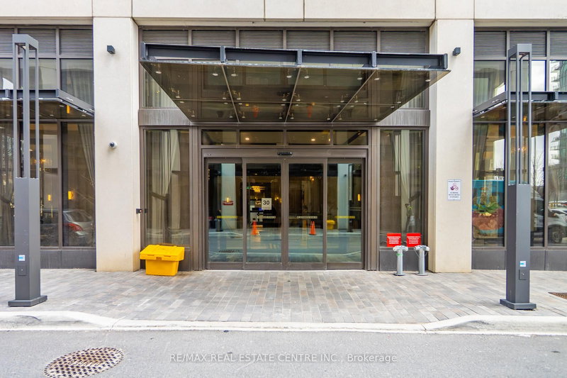 610 - 30 Elm Dr, Mississauga, L5B 0N6 | Image 3