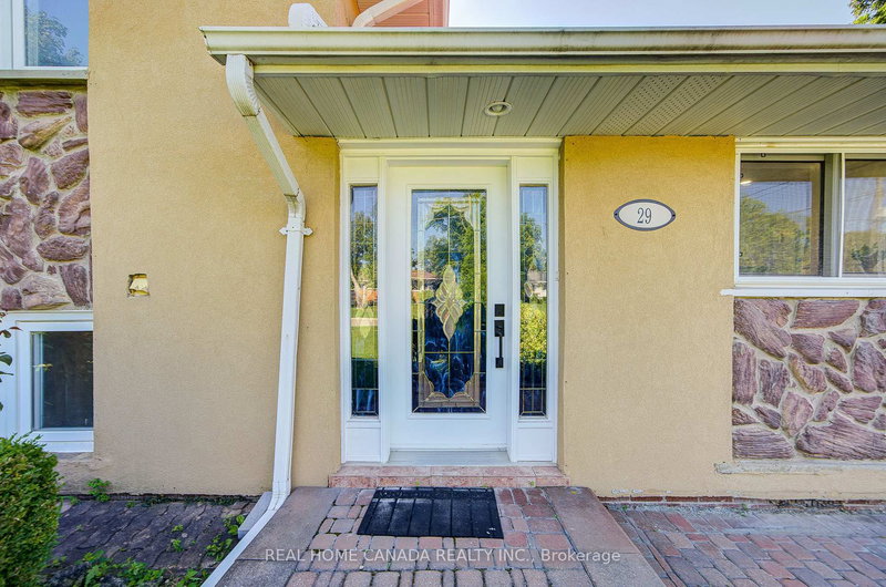 29 Ellesboro Dr, Mississauga, L5N 1C3 | Image 3