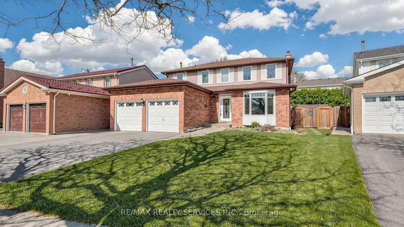 72 Nantucket Cres, Brampton, L6S 3X5 | Image 2