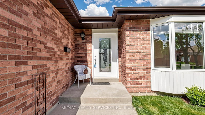 72 Nantucket Cres, Brampton, L6S 3X5 | Image 3
