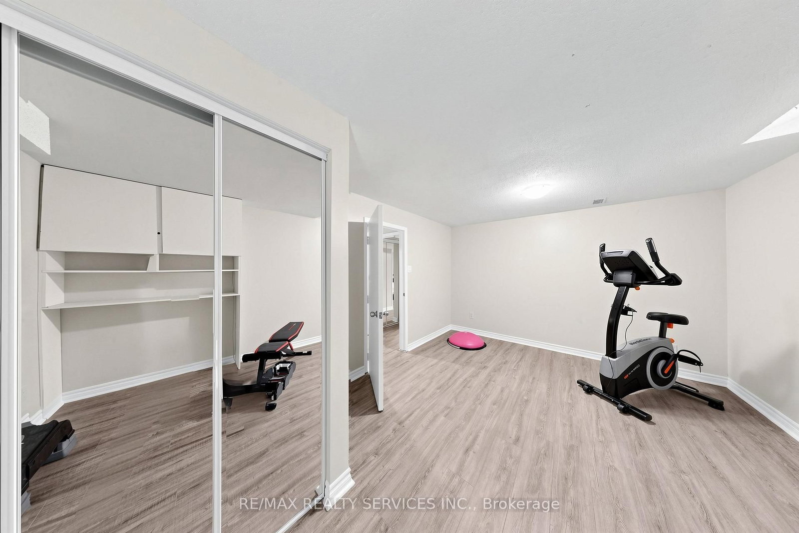 Detached House for sale at 72 Nantucket Crescent, Brampton, Ontario, L6S 3X5 - Westgate - MLS: W12933824