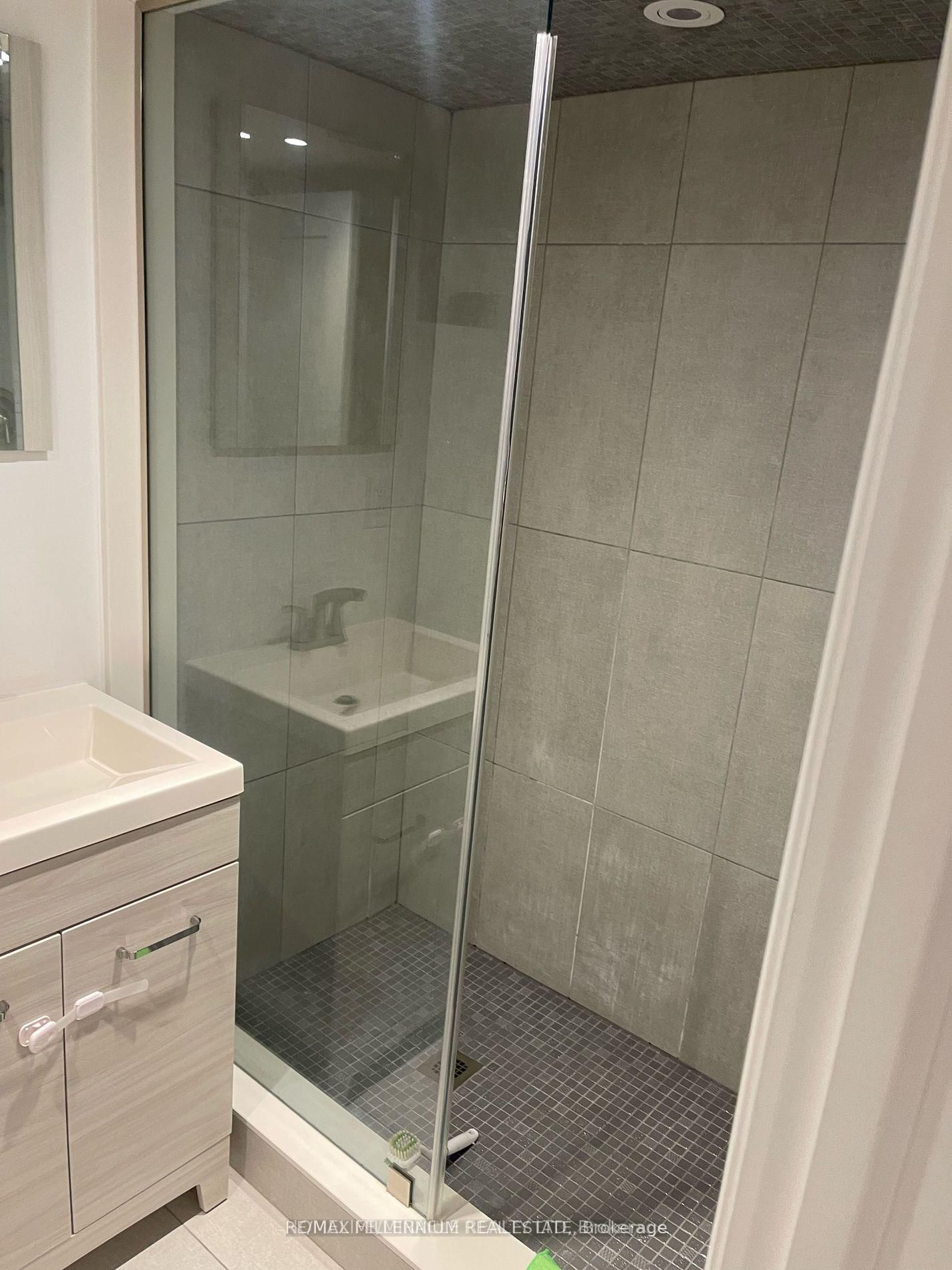 267 Symington (bsmt) Avenue - Photo 3