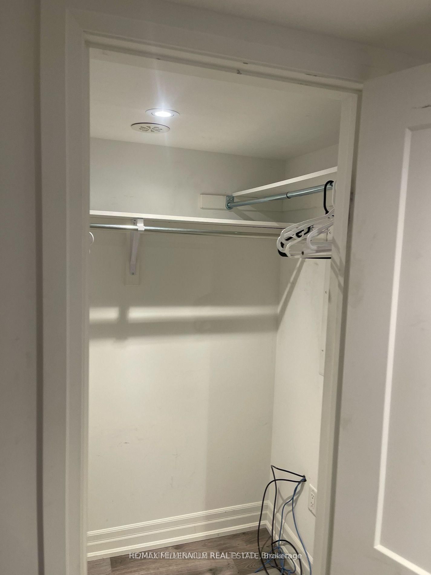 267 Symington (bsmt) Avenue - Photo 4