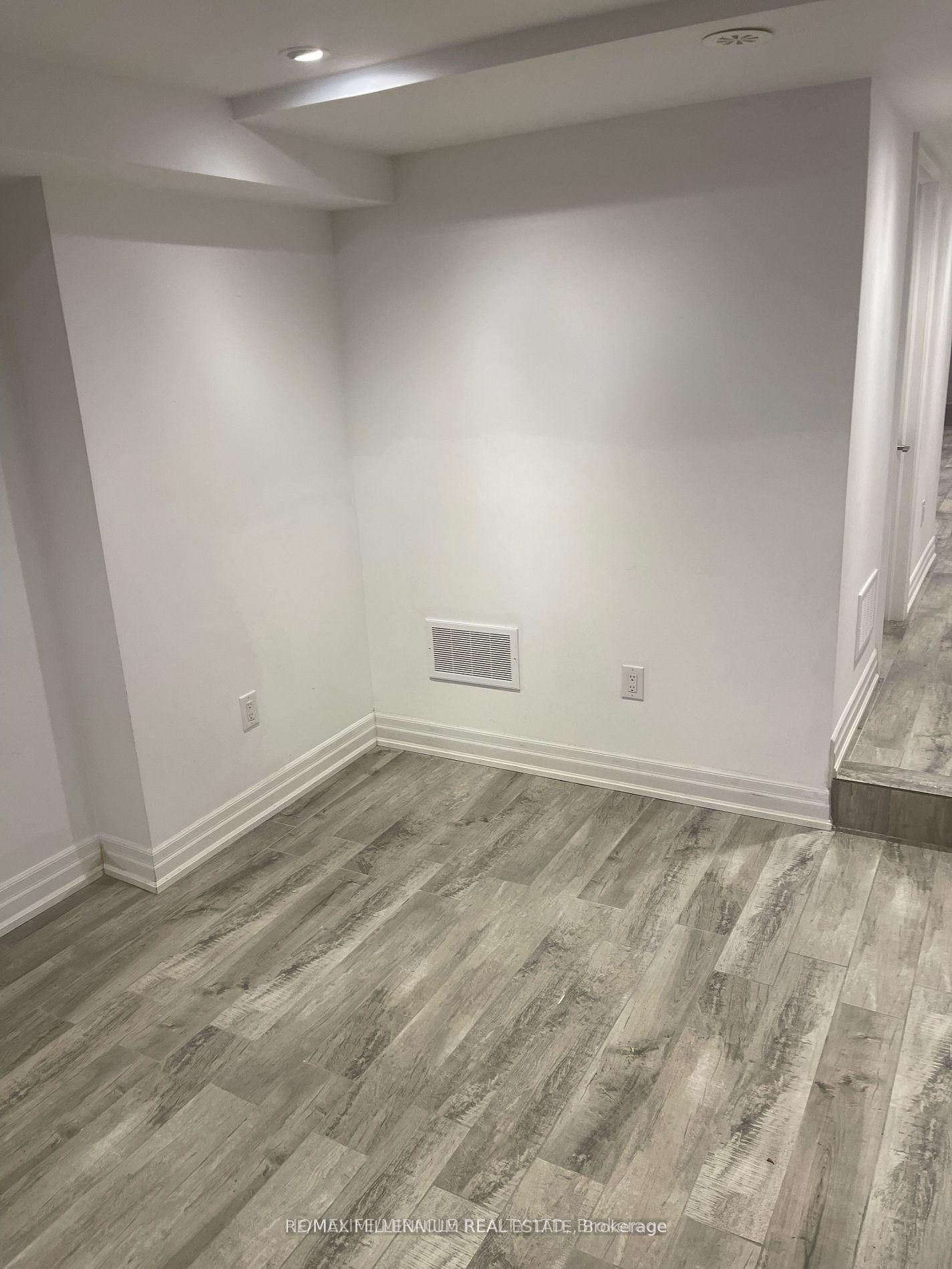 267 Symington (bsmt) Avenue - Photo 6