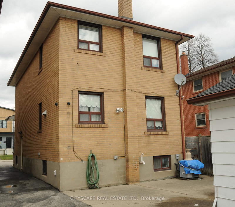 49 Algoma St, Toronto, M8Y 1C4 | Image 3