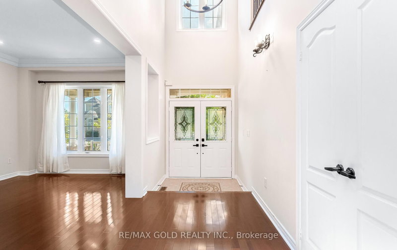 3129 Gladish Grve, Mississauga, L5M 0C3 | Image 2