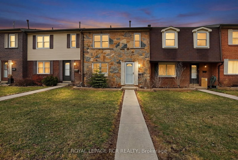 12 - 2825 Gananoque Dr, Mississauga, L5N 1V6 | Image 3