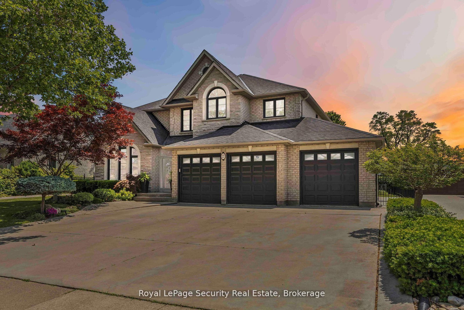 Property at 27 Gaydon