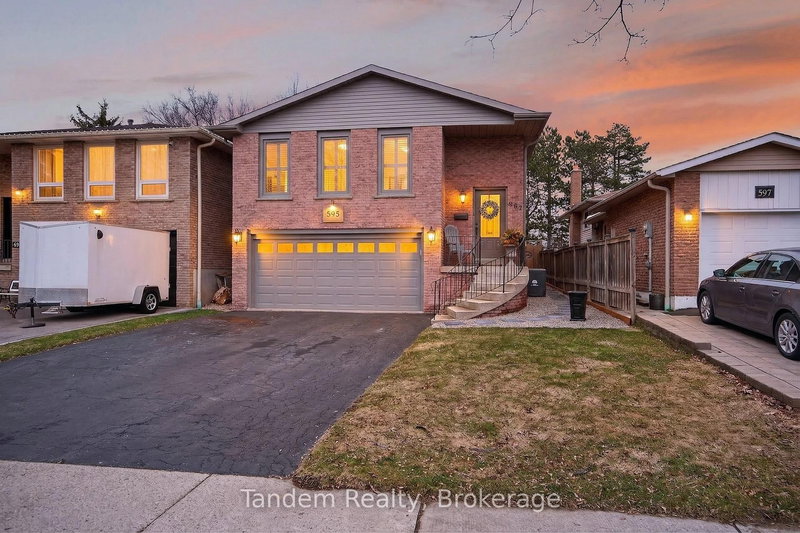 595 Beaver Crt, Milton, L9T 4A8 | Image 2