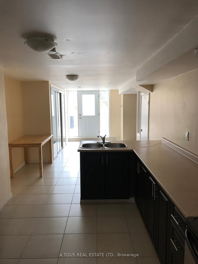 354 ceremonial Dr, Mississauga, L5R 2E4 | Image 2