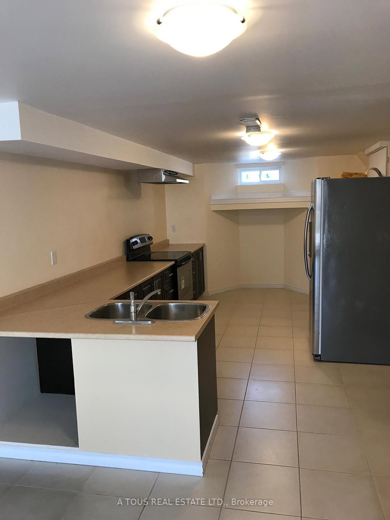 354 ceremonial Dr, Mississauga, L5R 2E4 | Image 3