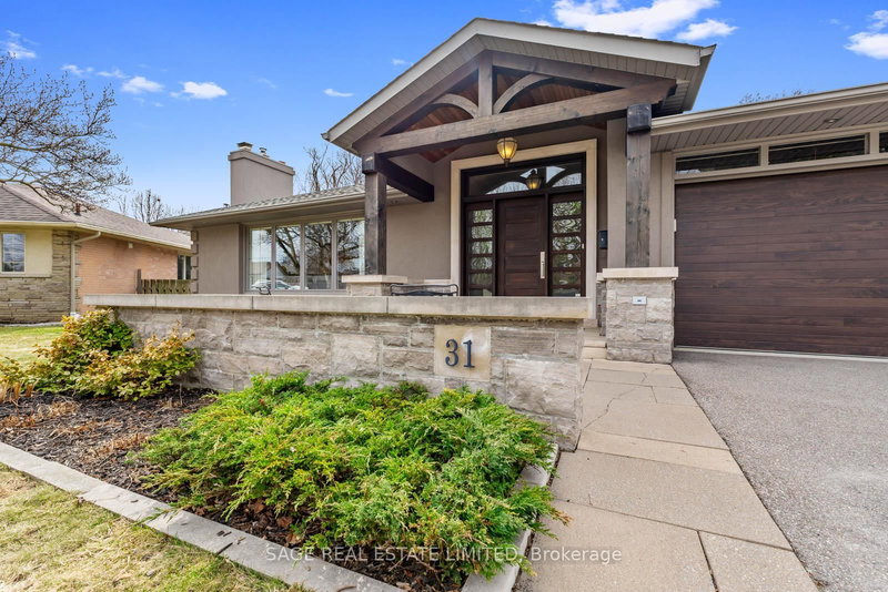 31 Ashwood Cres, Toronto, M9A 1Z2 | Image 2