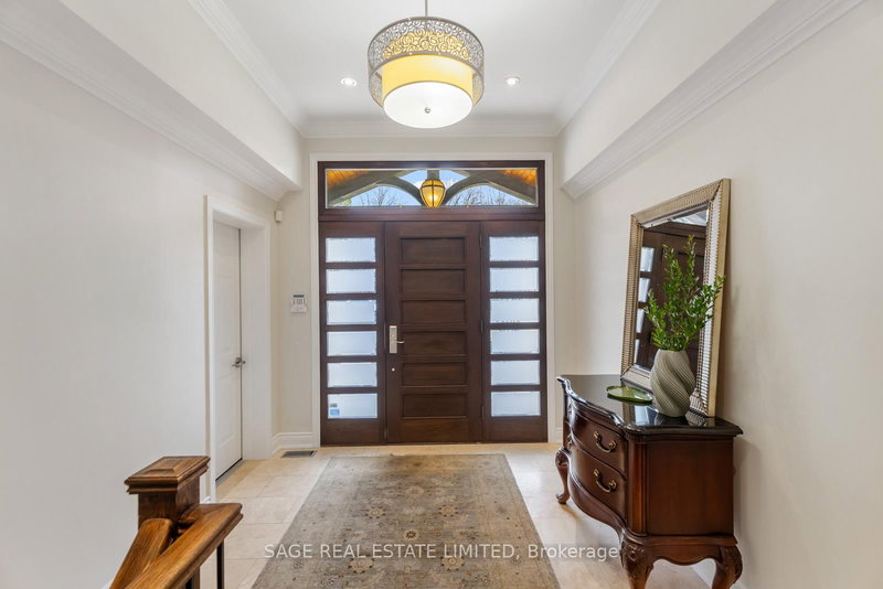 31 Ashwood Cres, Toronto, M9A 1Z2 | Image 3