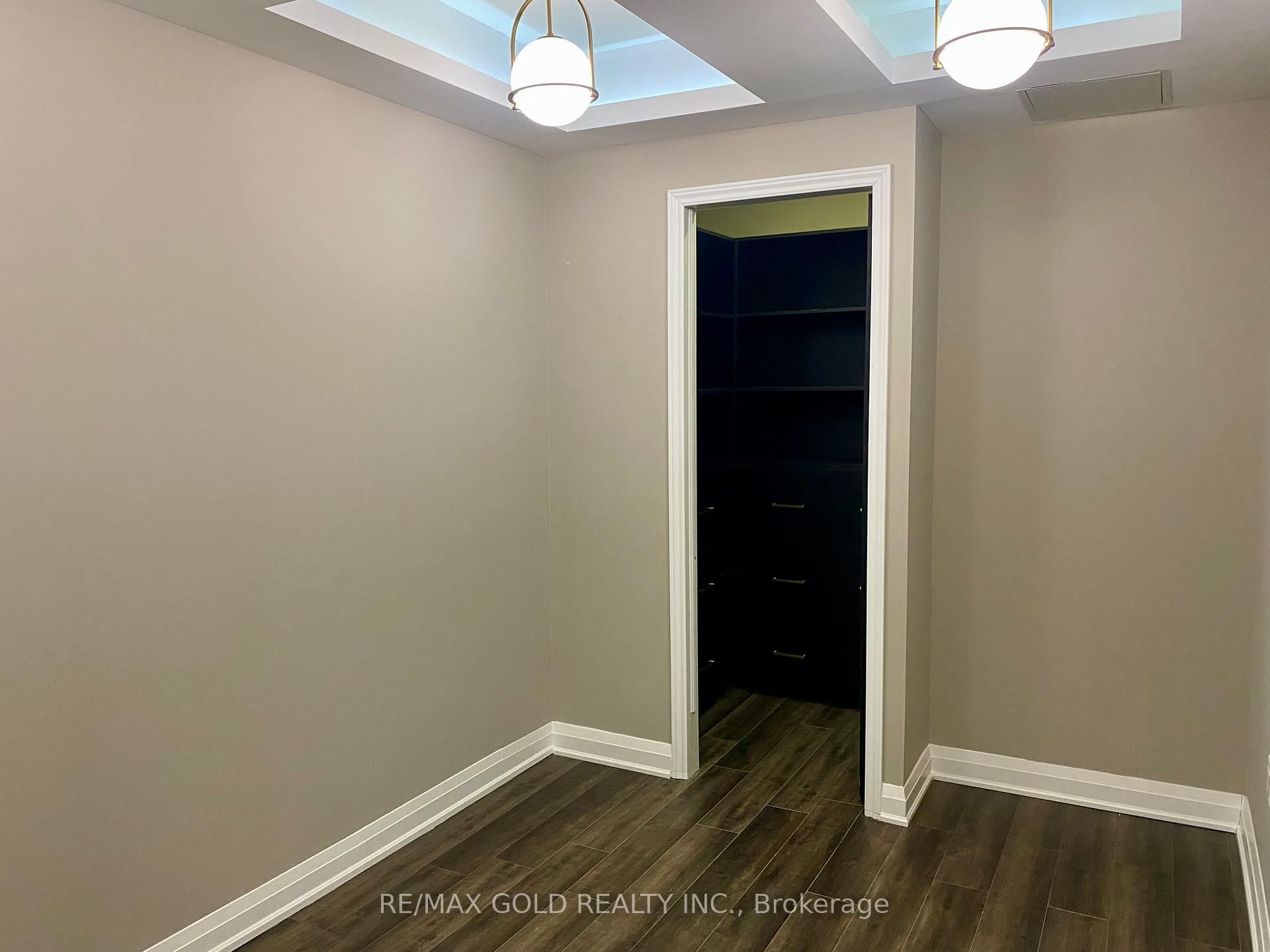 6475 Mayfield Road, Unit 204