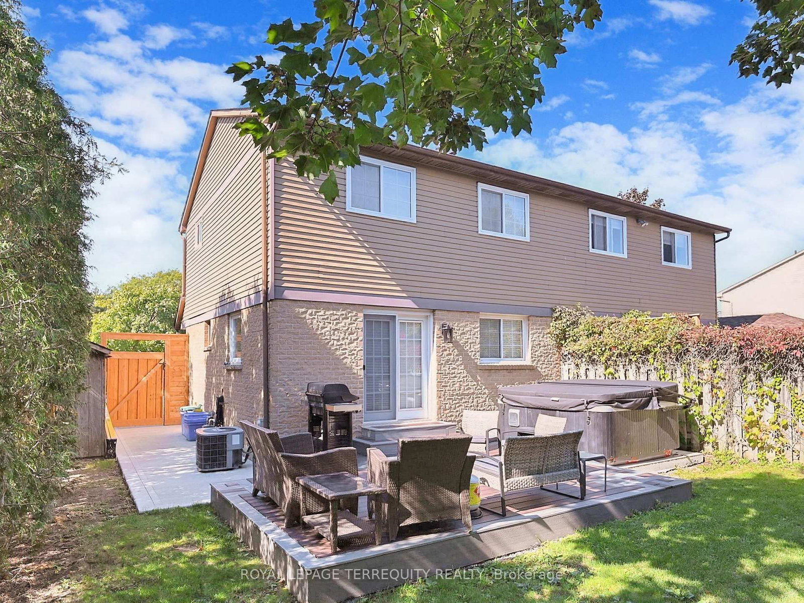 Semi-Detached House for sale at 623 Beaver Court, Milton, Ontario, L9T 4A8 - Timberlea - MLS: W12934742