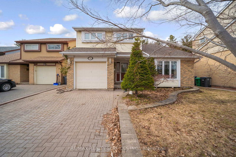 96 Royal Palm Dr, Brampton, L6Z 1P7 | Image 2
