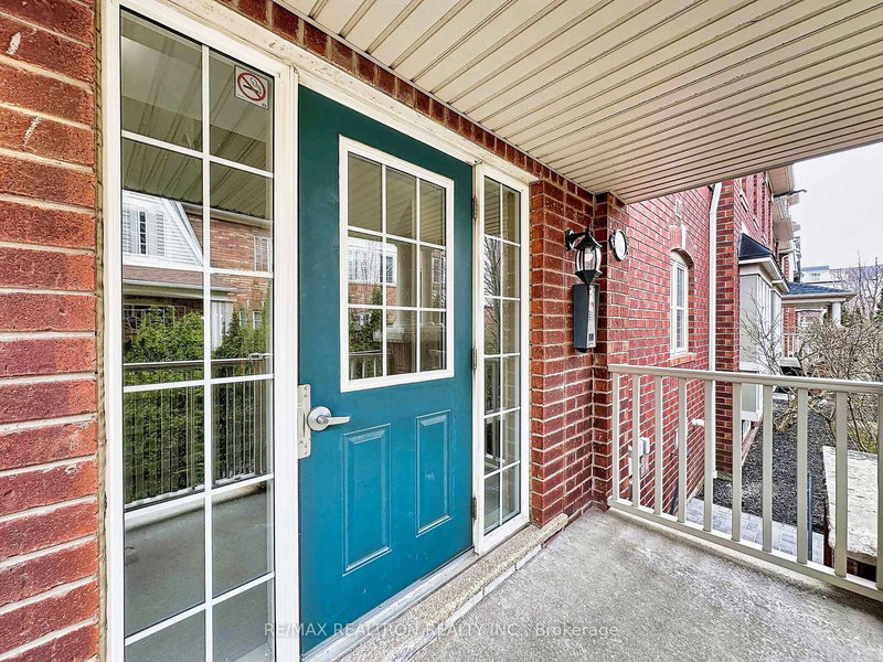 5 - 750 Neighbourhood Circ, Mississauga, L5B 0B7 | Image 3