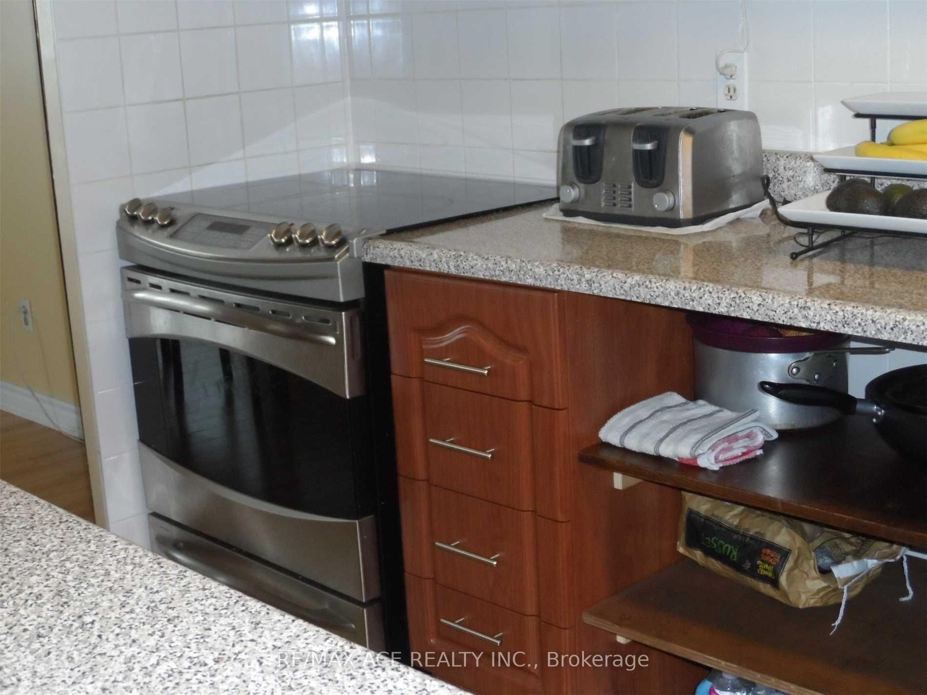 2130 Weston Road, Unit 906