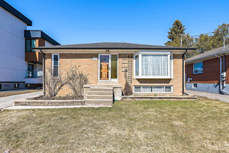 37 Prince Charles Dr, Halton Hills, L7G 3T9 | Image 2