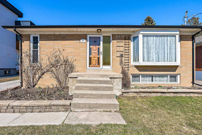 37 Prince Charles Dr, Halton Hills, L7G 3T9 | Image 3