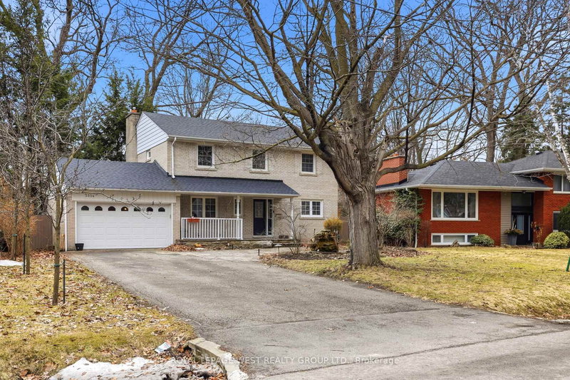 3334 Enniskillen Circ, Mississauga, L5C 2M8 | Image 2