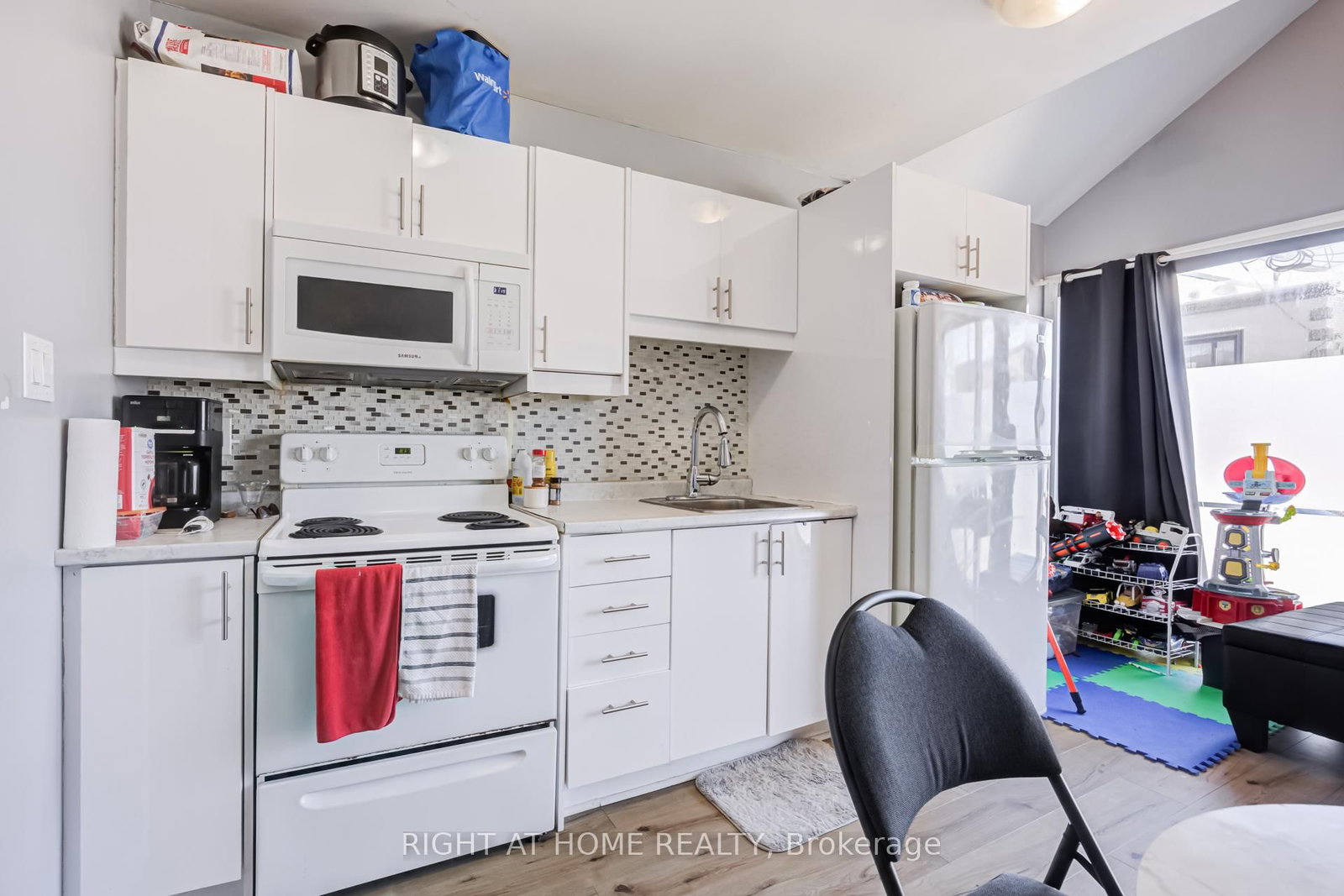 519 Rogers Road - Photo 10