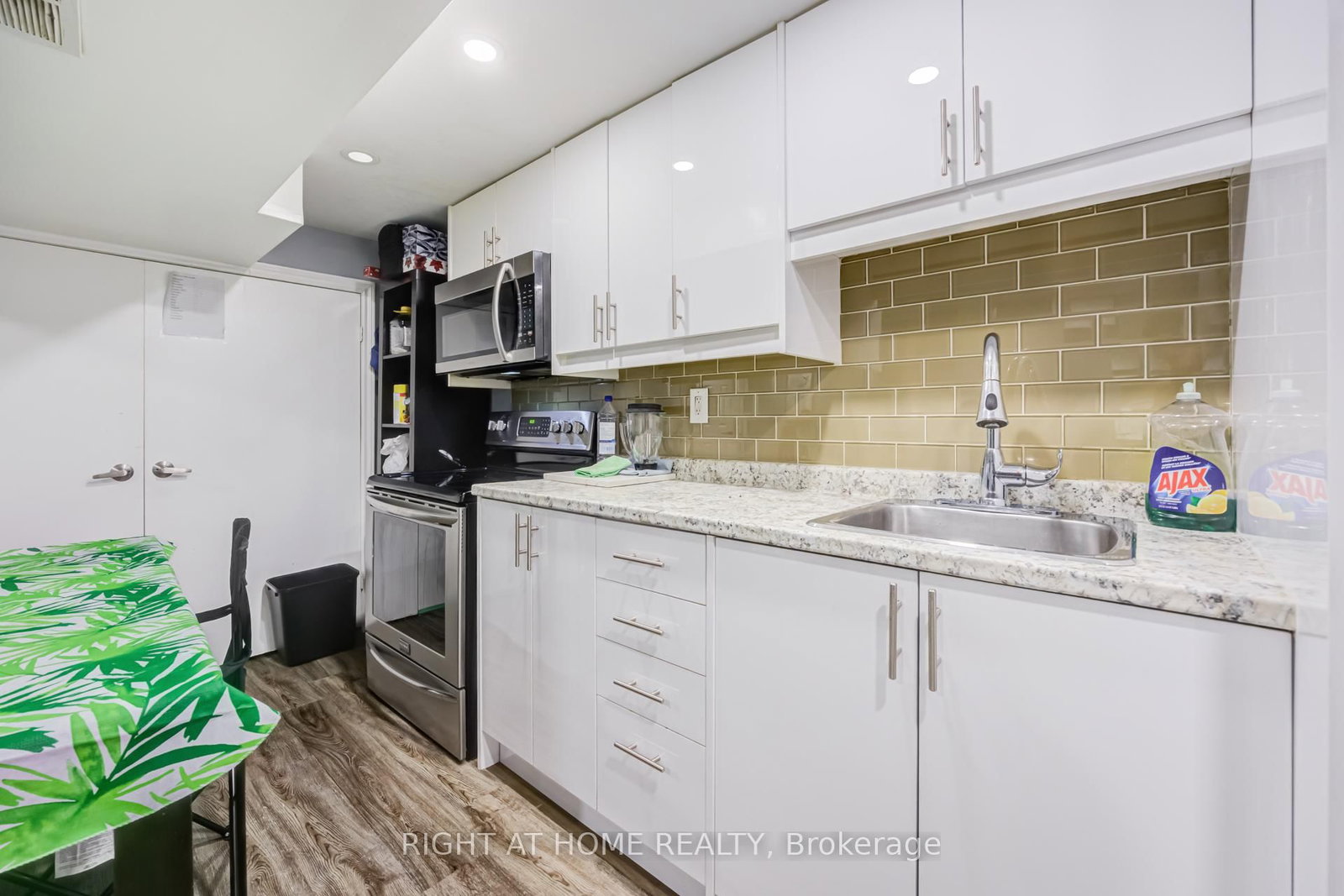 519 Rogers Road - Photo 18