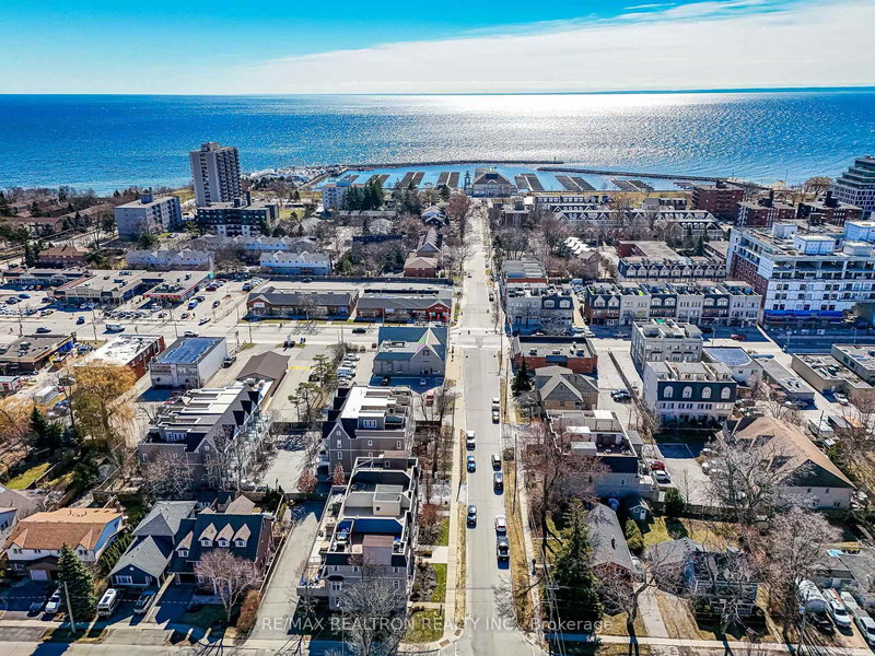 1 - 117 Nelson St, Oakville, L6L 3J1 | Image 2