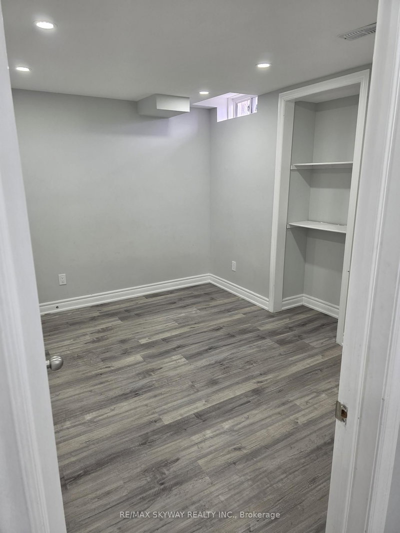 home for lease on Bsmt-6 Haverstock Crescent