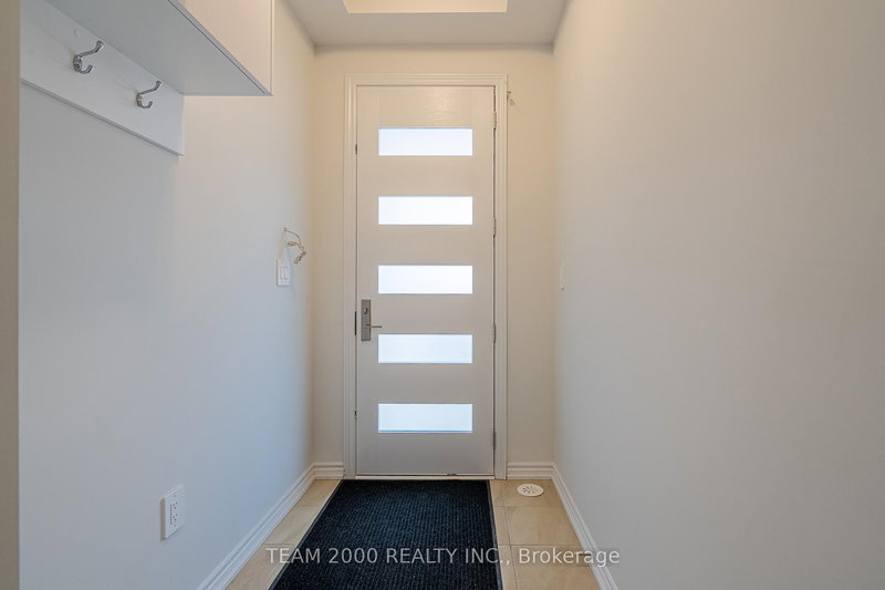 1277 National Valley Dr, Mississauga, L5V 0E9 | Image 2