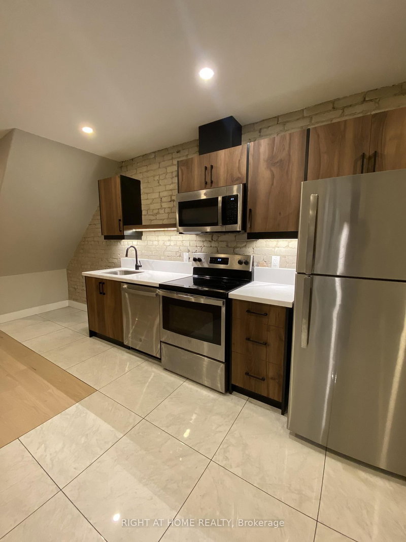 1 - 363 Parkside Dr, Toronto, M6R 2Z5 | Image 2