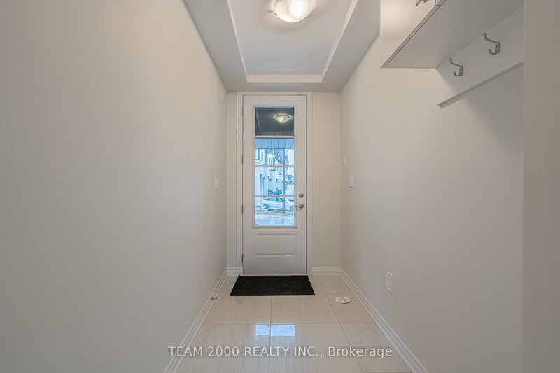 5915 Saigon Street Dr, Mississauga, L5V 0E9 | Image 2