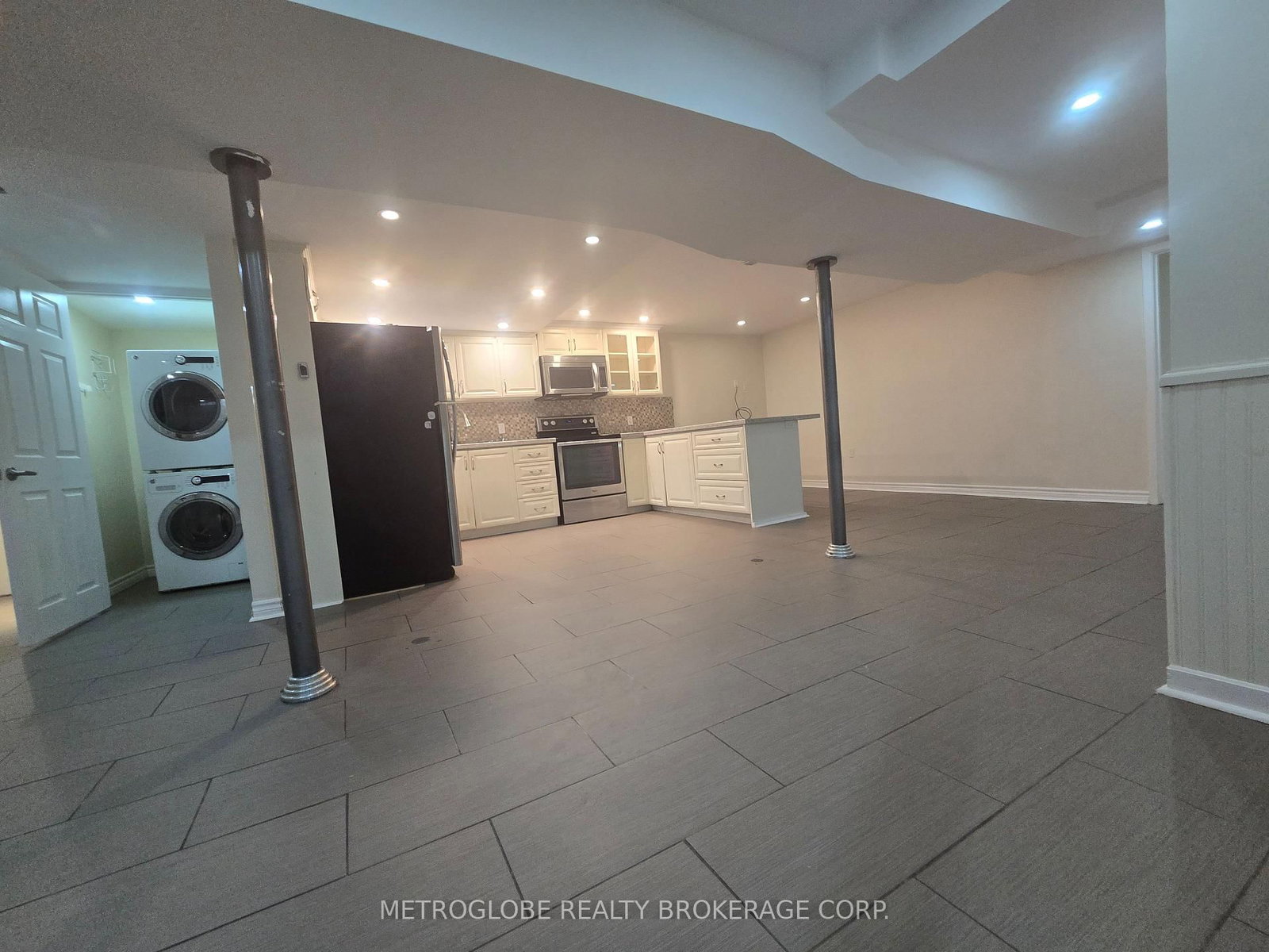 Detached House for sale at 3 Gervais Drive, Brampton, Ontario, L6Y 2V2 - Fletcher's West - MLS: W12935834