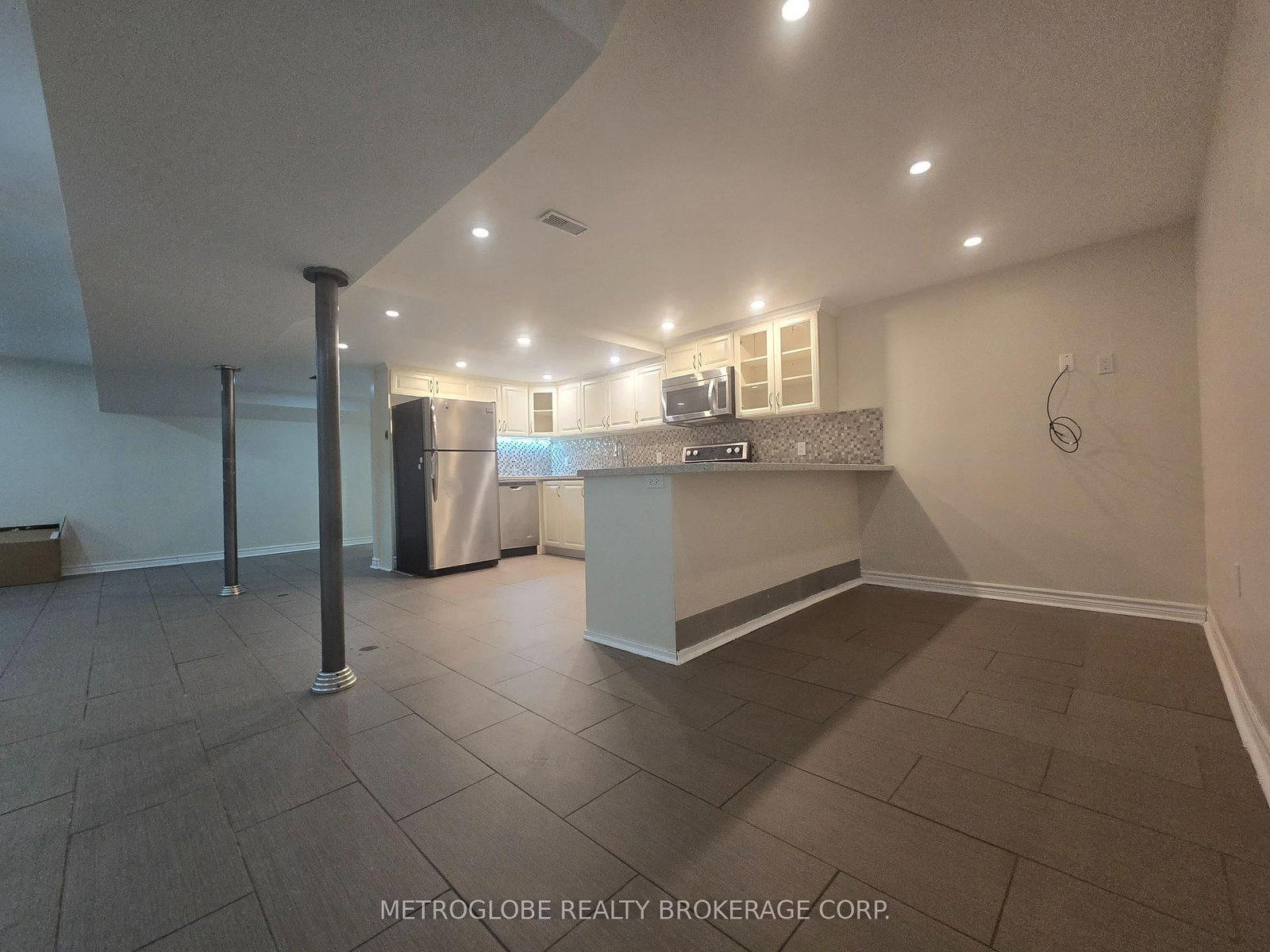 Detached House for sale at 3 Gervais Drive, Brampton, Ontario, L6Y 2V2 - Fletcher's West - MLS: W12935834