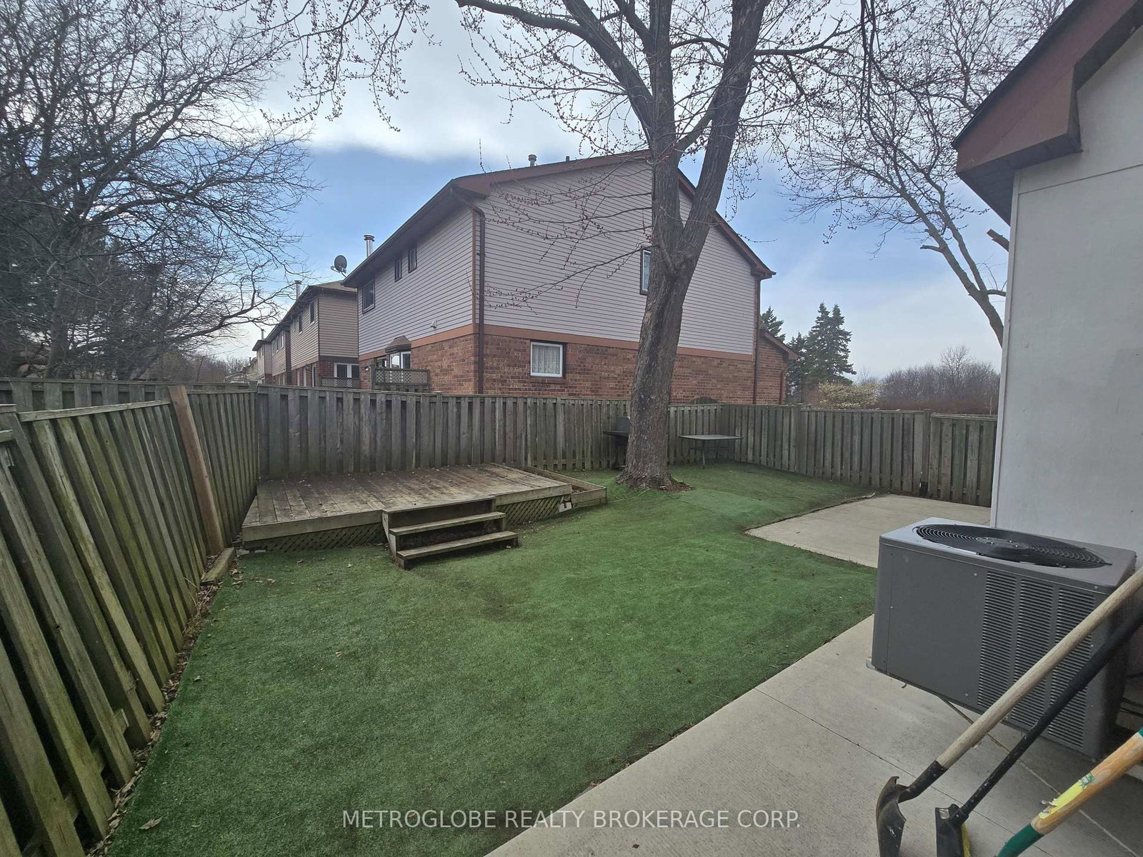 Detached House for sale at 3 Gervais Drive, Brampton, Ontario, L6Y 2V2 - Fletcher's West - MLS: W12935834