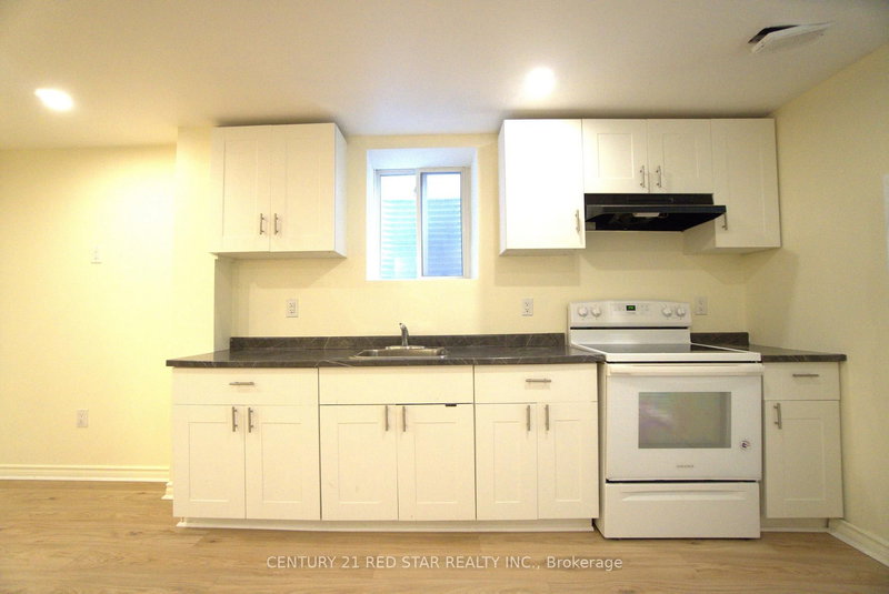 521 Yates Dr, Milton, L9T 8Z7 | Image 3