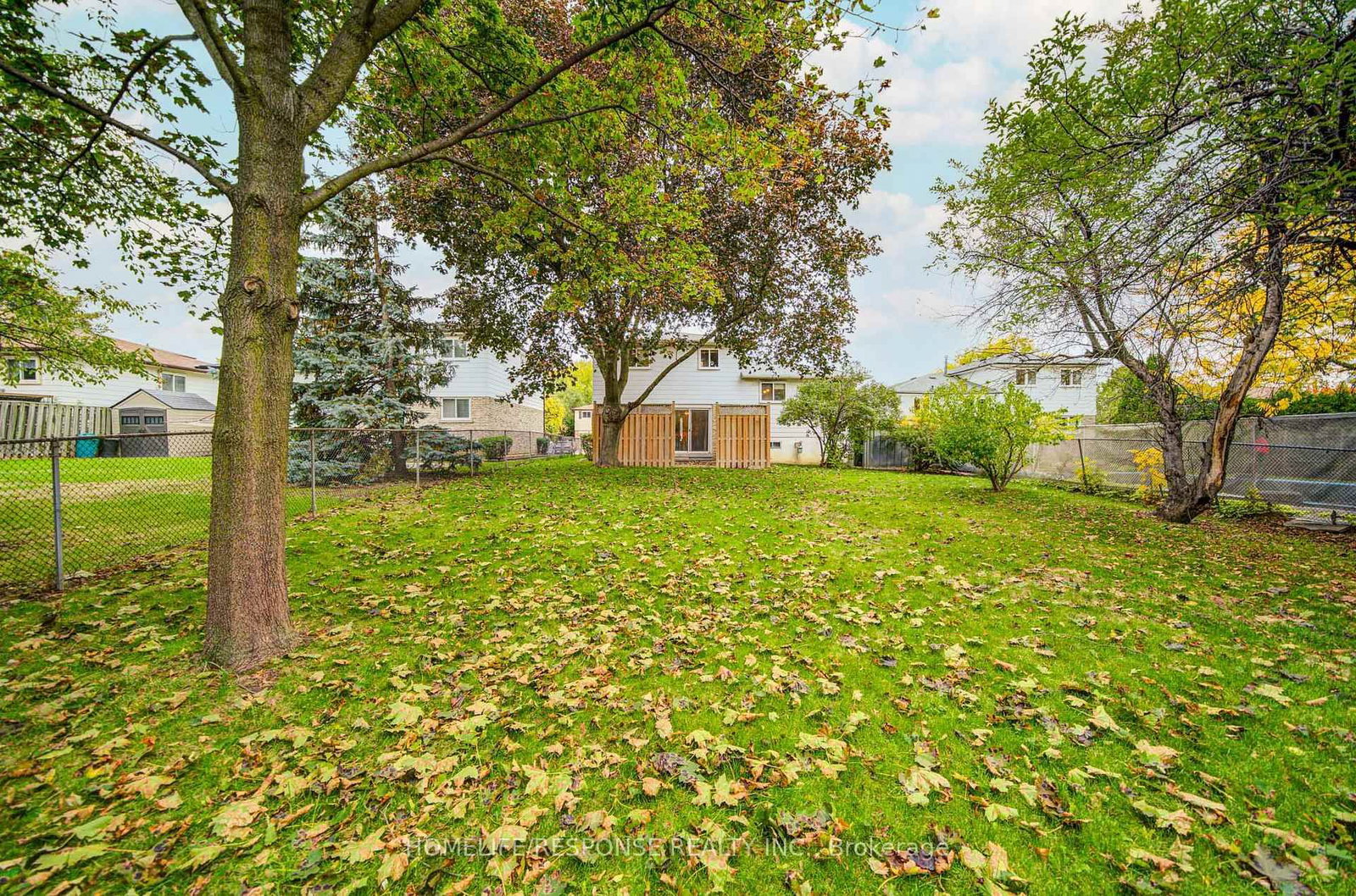 Detached House for sale at 33 Groveland Crescent, Brampton, Ontario, L6S 1L1 - Northgate - MLS: W12936458