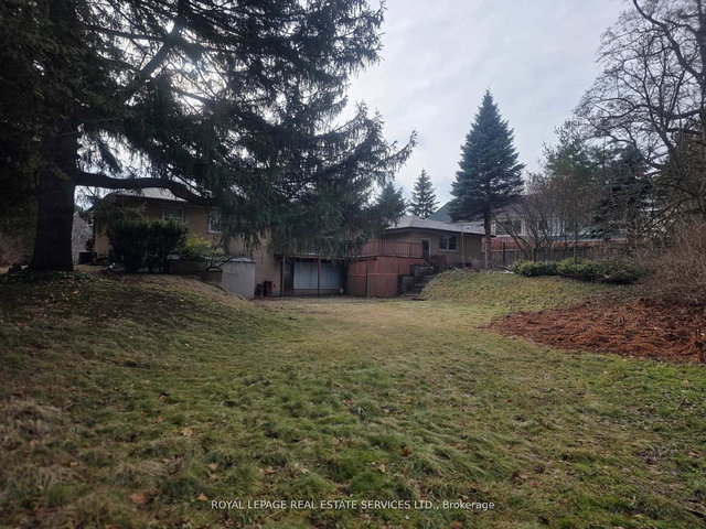 541 Vanessa Crescent