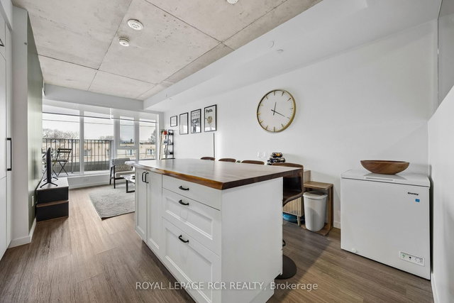 321 - 689 The Queensway