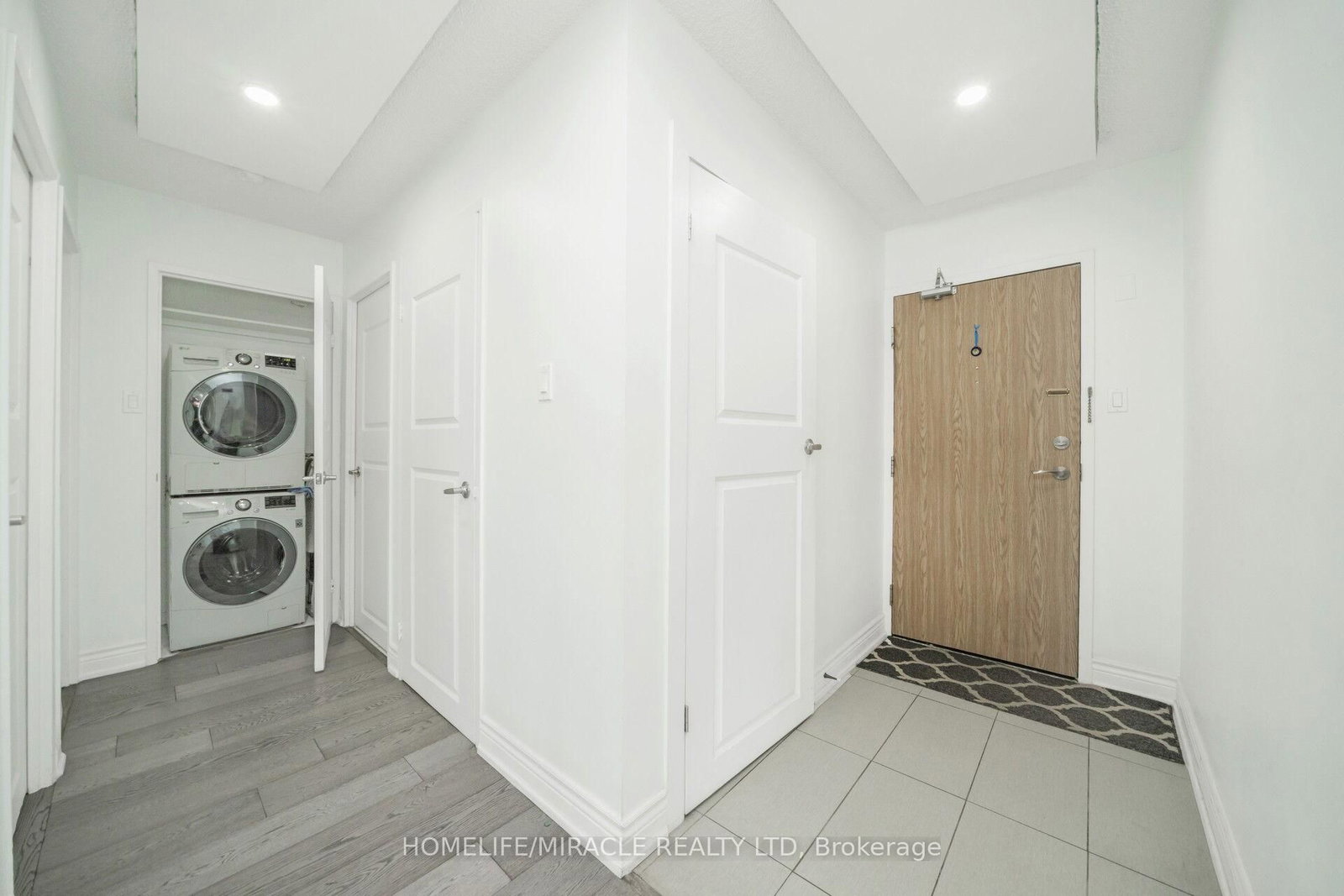 8 Lisa Street • #1802 • Brampton, ON photo 17