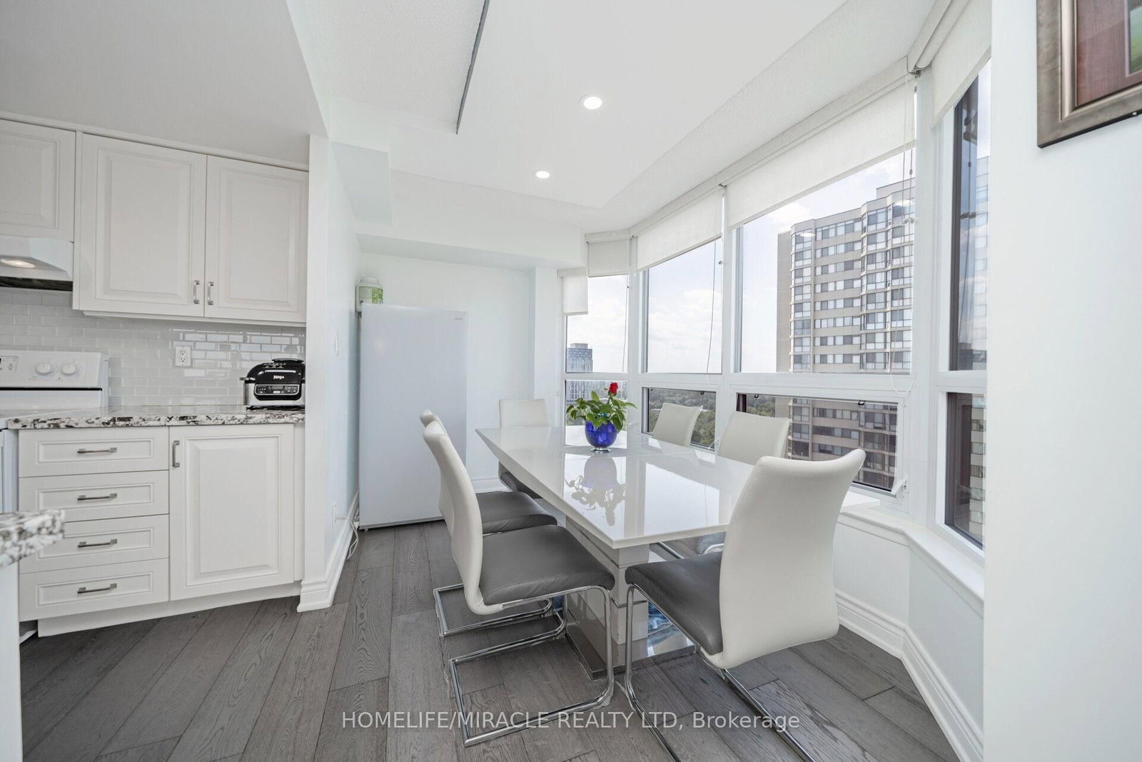 8 Lisa Street • #1802 • Brampton, ON photo 27