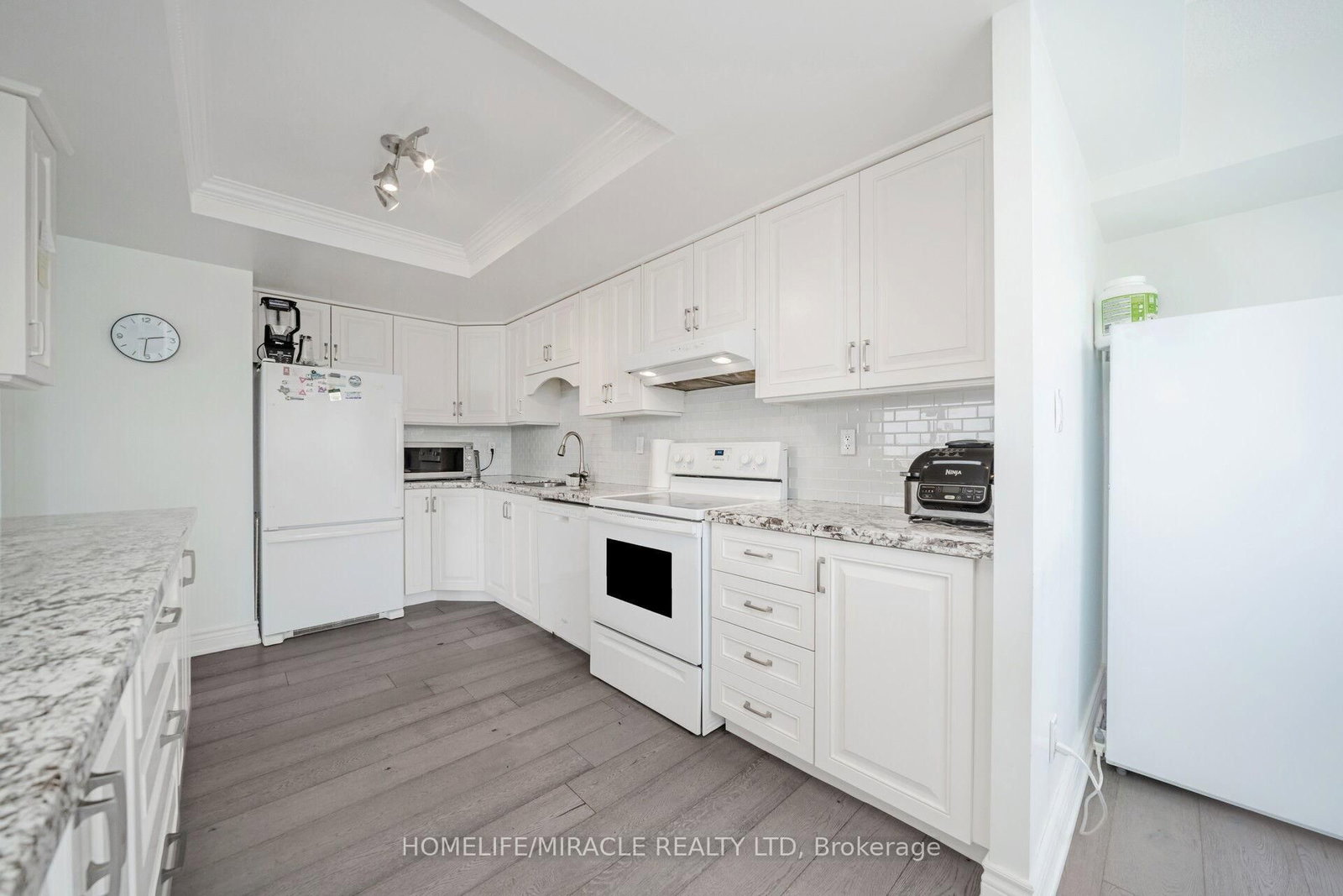 8 Lisa Street • #1802 • Brampton, ON photo 30