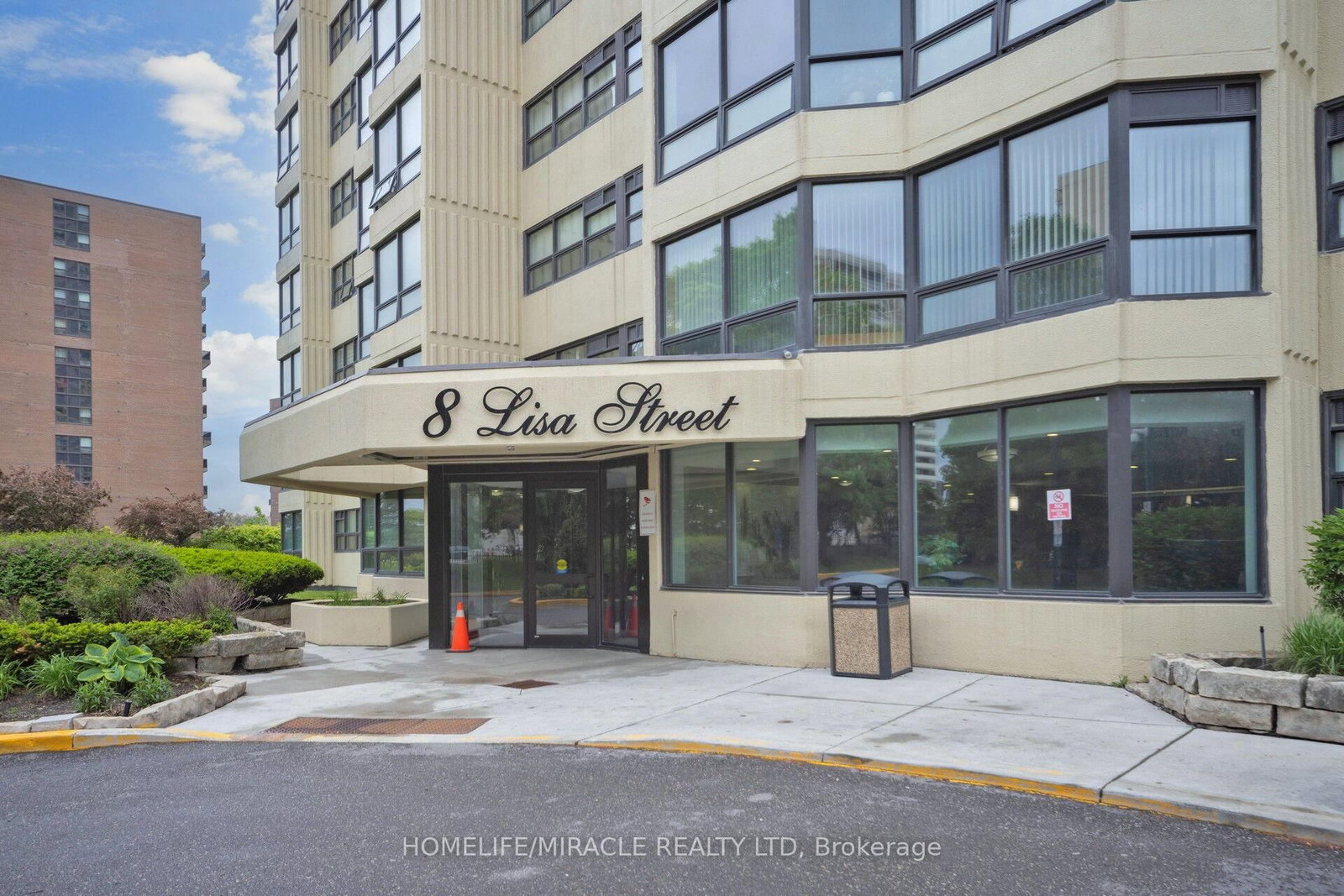 8 Lisa Street • #1802 • Brampton, ON photo 7