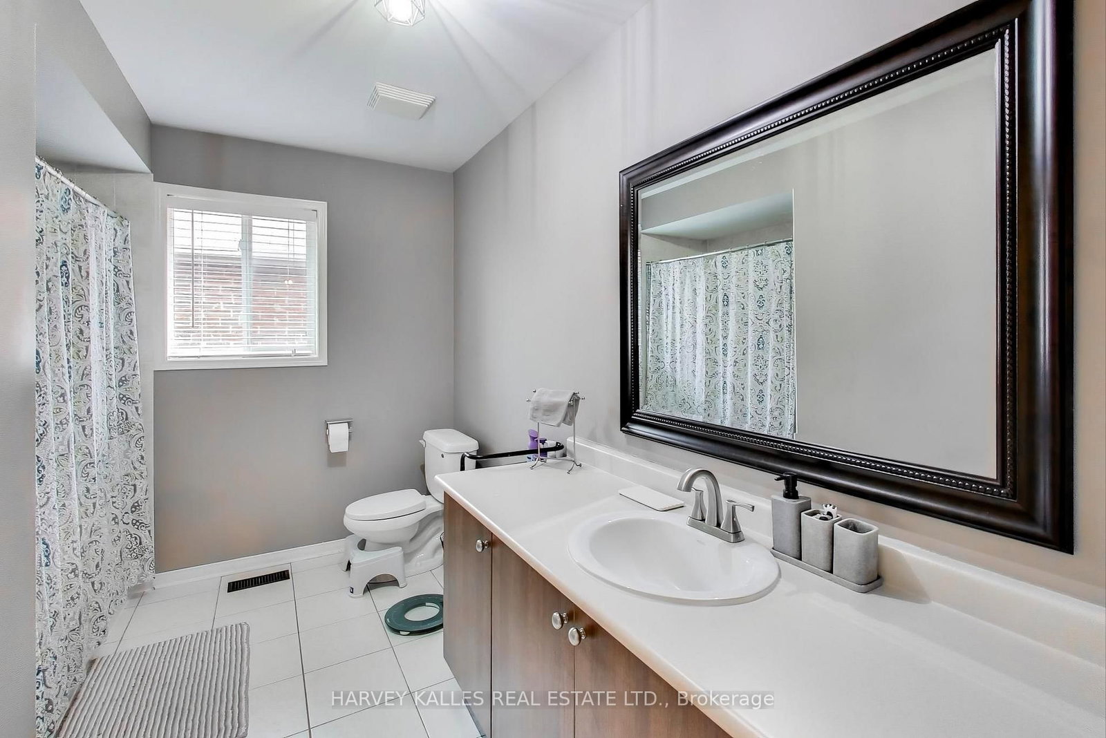 Detached House for sale at 136 Degrassi Cove Circle, Brampton, Ontario, L6X 0N8 - Credit Valley - MLS: W12937660