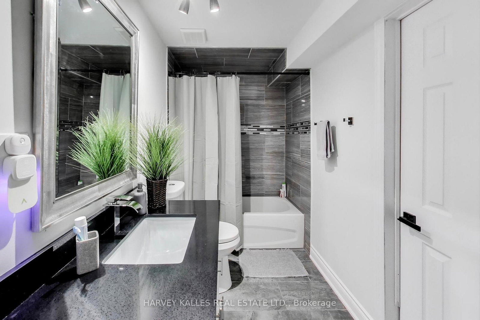 Detached House for sale at 136 Degrassi Cove Circle, Brampton, Ontario, L6X 0N8 - Credit Valley - MLS: W12937660