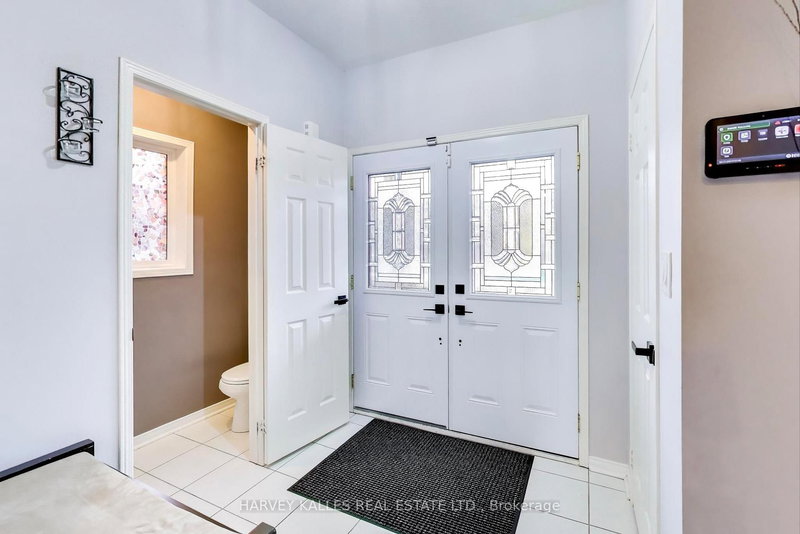 136 Degrassi Cove Circ, Brampton, L6X 0N8 | Image 3