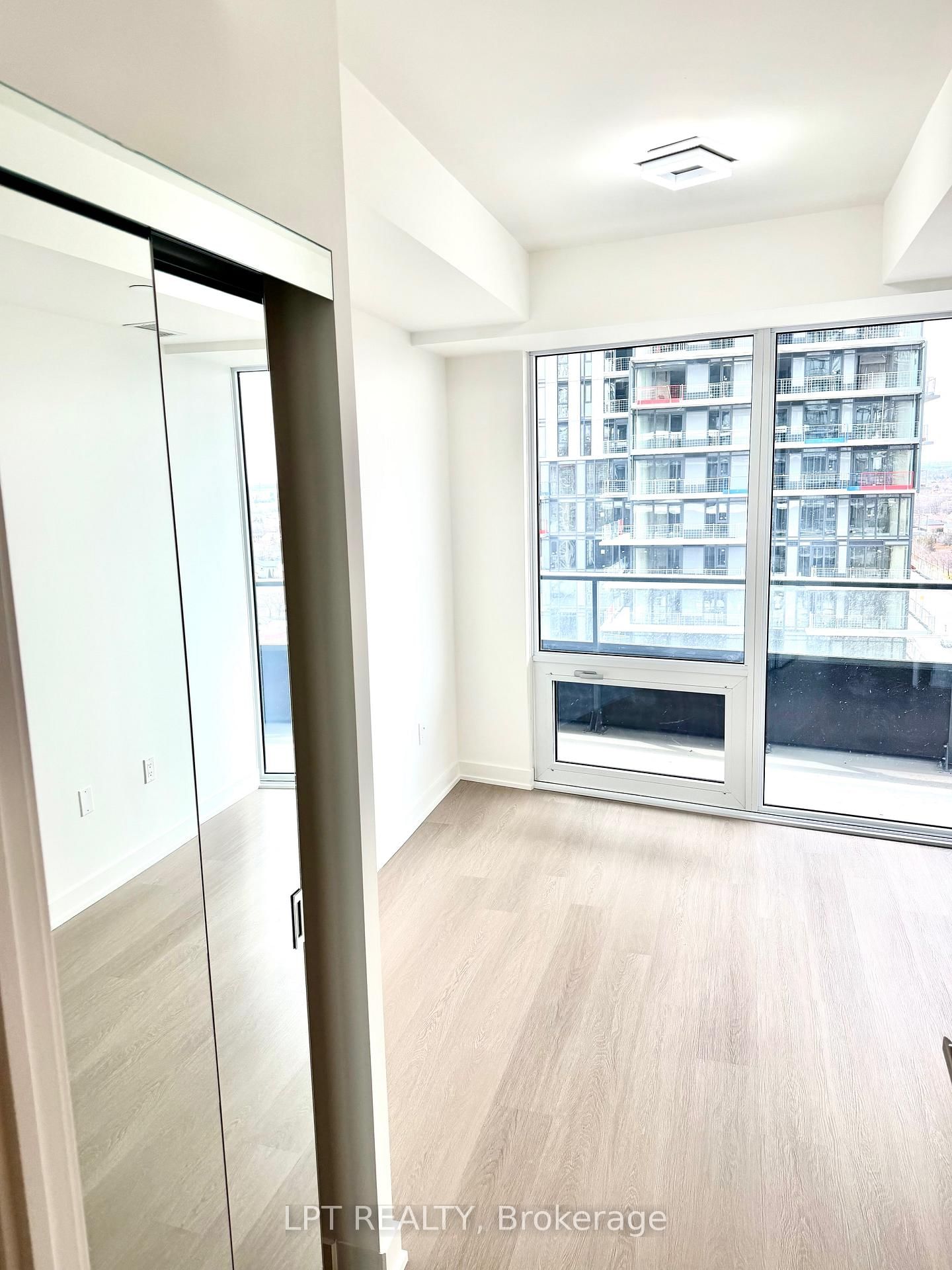 448 Burnhamthorpe Road W, Unit 1201 - Photo 11