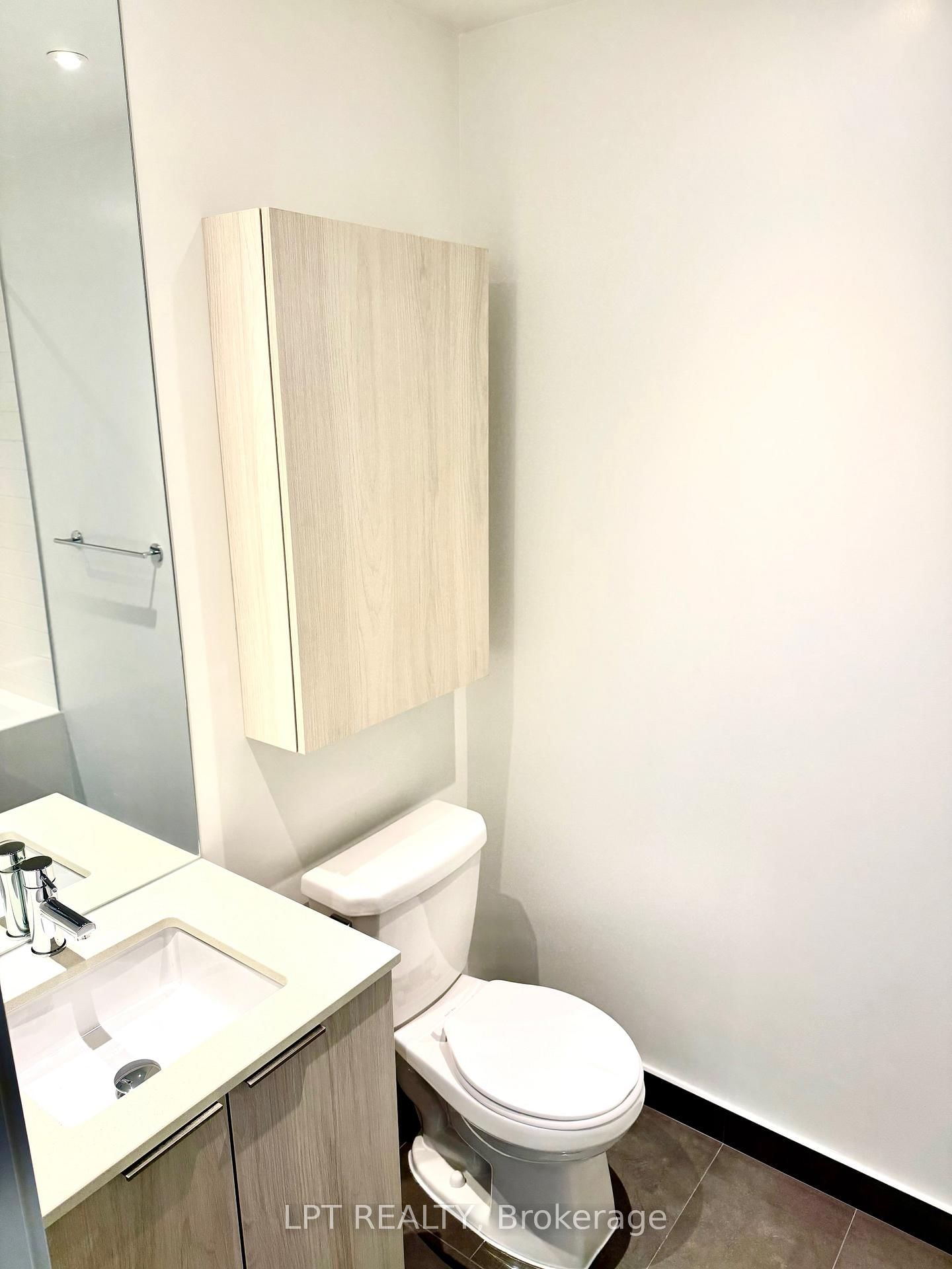448 Burnhamthorpe Road W, Unit 1201 - Photo 15