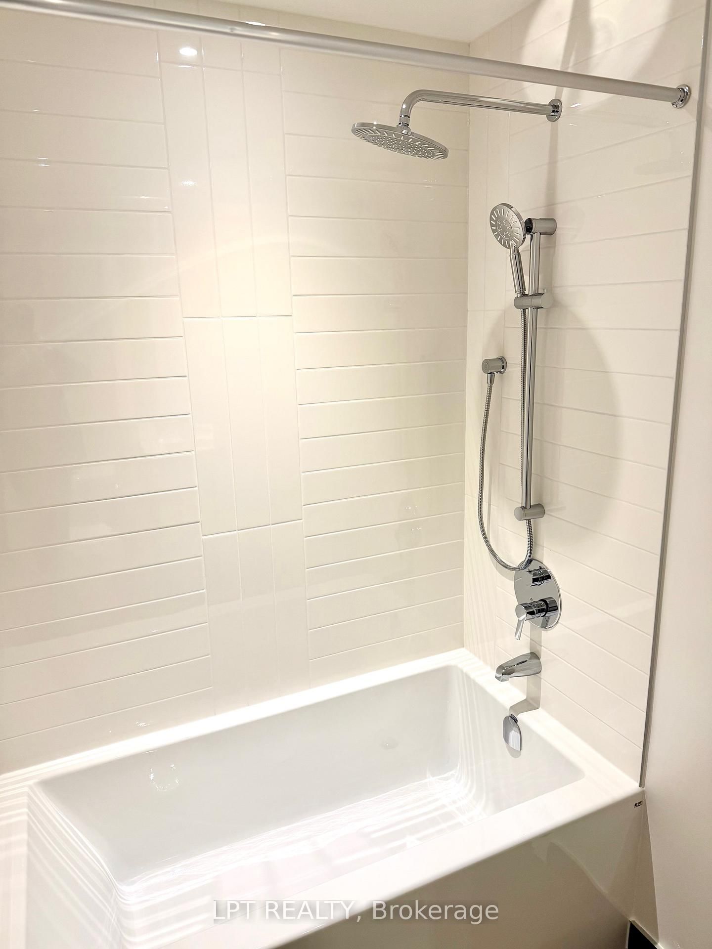 448 Burnhamthorpe Road W, Unit 1201 - Photo 16